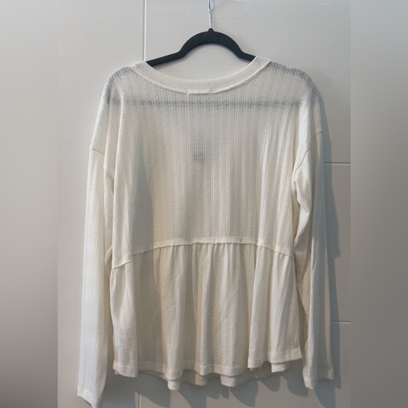 Maurice’s long sleeve top - Picture 3 of 3